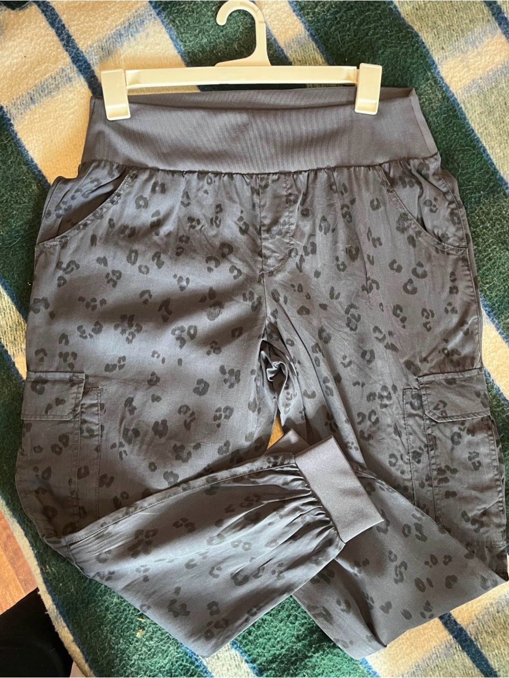 Democracy Gray Leopard-Print Cargo Joggers